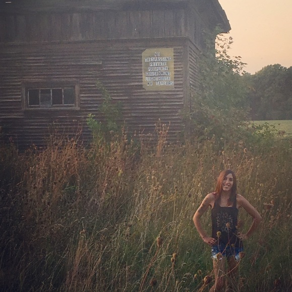 Meet your Posher, Katelyn - PLEASE READ๐ - Picture 5 of 7